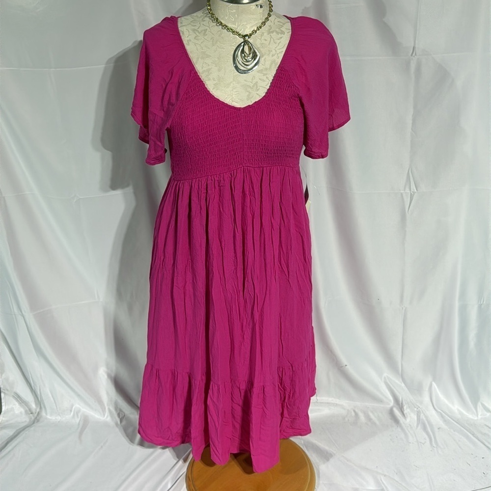 NWT Bohme women’s 100% rayon hot pink dress size large .